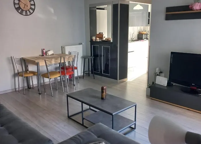 Lovely Faliro Apartment Next To The Sea.