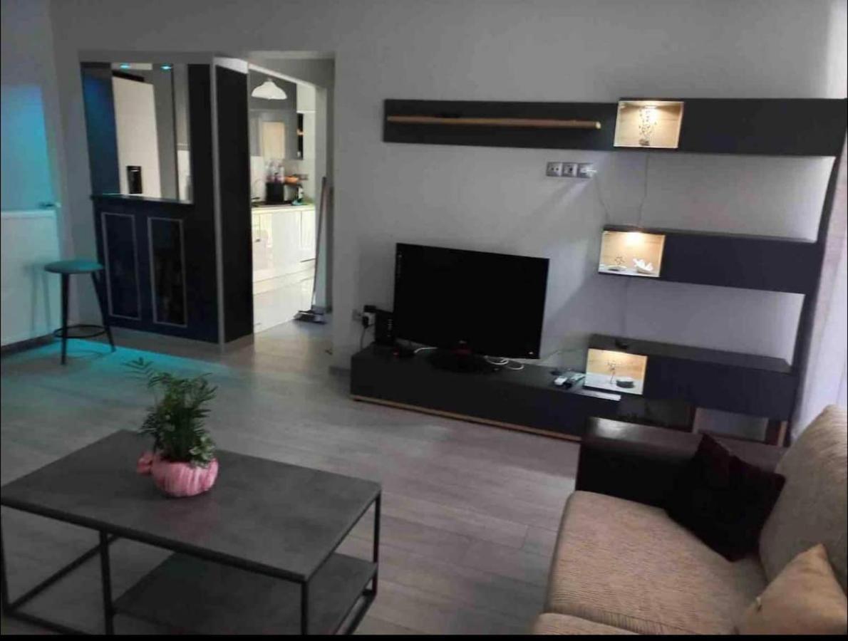 Lovely Faliro Next To The Sea. Apartment Athens