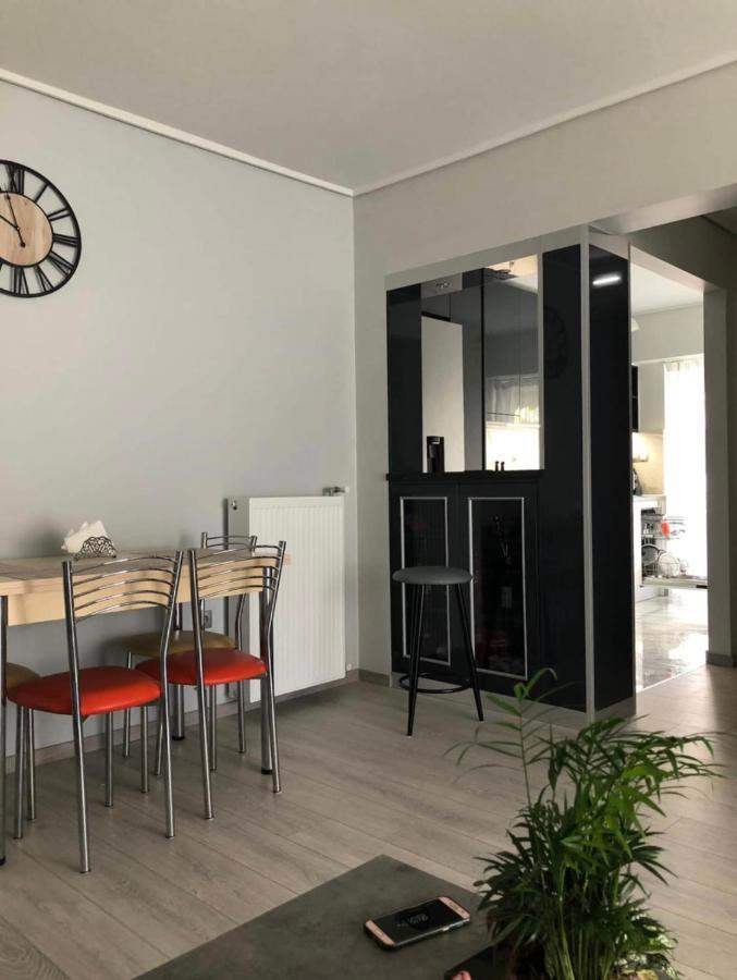 Lovely Faliro Next To The Sea. Apartment Athens